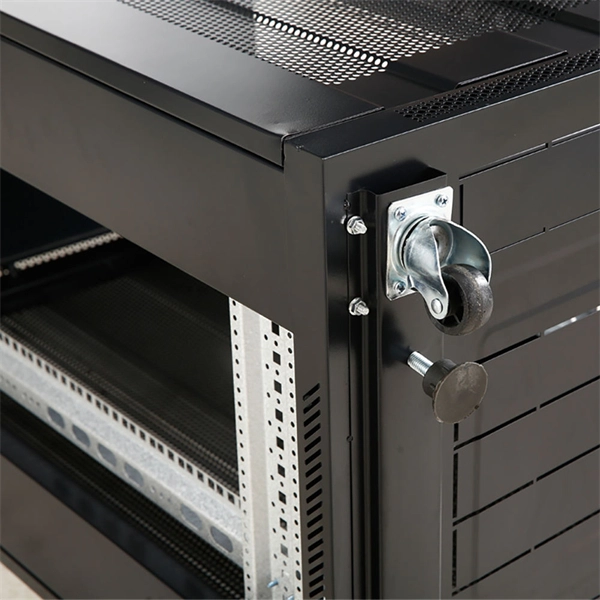 The network port light on the fiber optic switch keeps turning on and off 