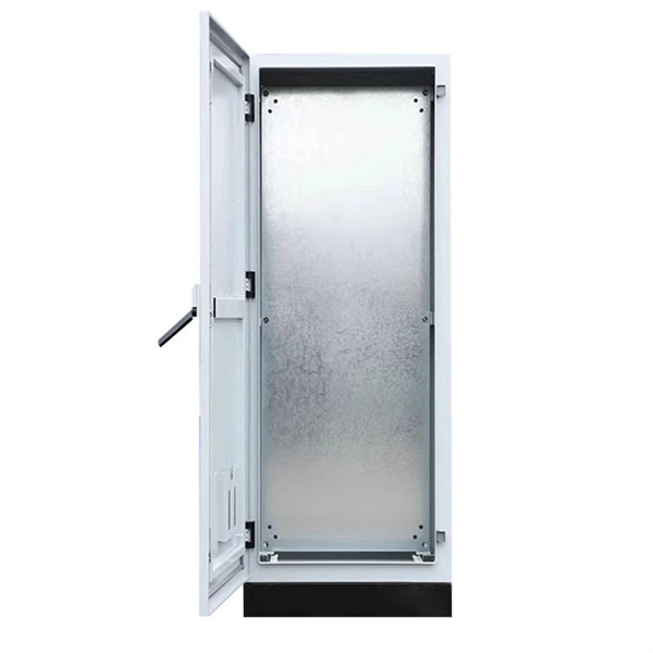 The busbar is included inside the distribution cabinet 